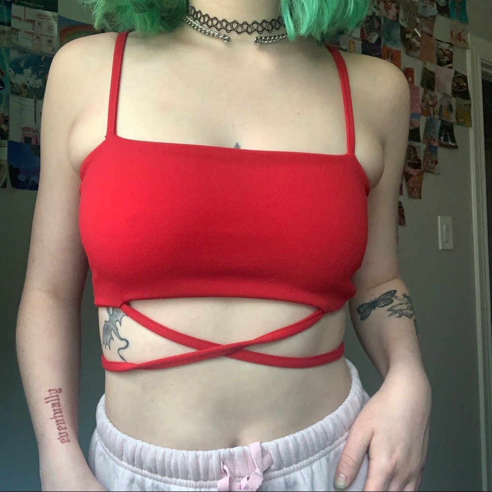 red pretty little thing crop top